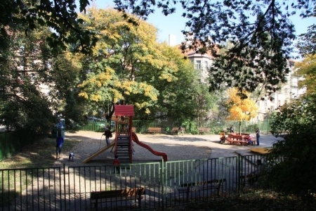 Park Jezerka.jpg