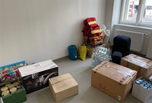 Humanitární centrum organizace Ukrajinsko Evropská perspektiva, které městská část Praha 4 poskytla bezplatně nebytové prostory, zahájilo činnost v Táborské ulici 372/36 (vnitroblok v sousedství Nuselské radnice). Kromě poskytování sociální pomoci a poradenství ukrajinským uprchlíkům je toto centrum využito rovněž pro shromažďování, třídění a distribuci pomoci, zdravotnického a ochranného materiálu pro bojující Ukrajinu. Pracovní doba centra je od 10 do 18 hodin, včetně víkendů. 