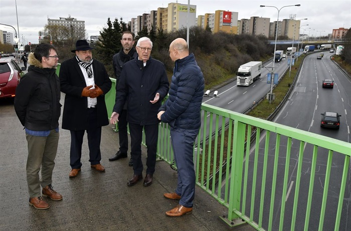 Ve středu 8. ledna 2025 navštívil Prahu 4 senátor Jiří Drahoš. V Úřadu městské části Praha 4 jednal se členy Rady o plánech a problémech Prahy 4 a poté navštívil Spořilov. 