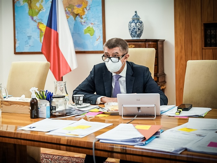 Předseda vlády Andrej Babiš během mimořádné schůze vlády, 17. prosince 2020.