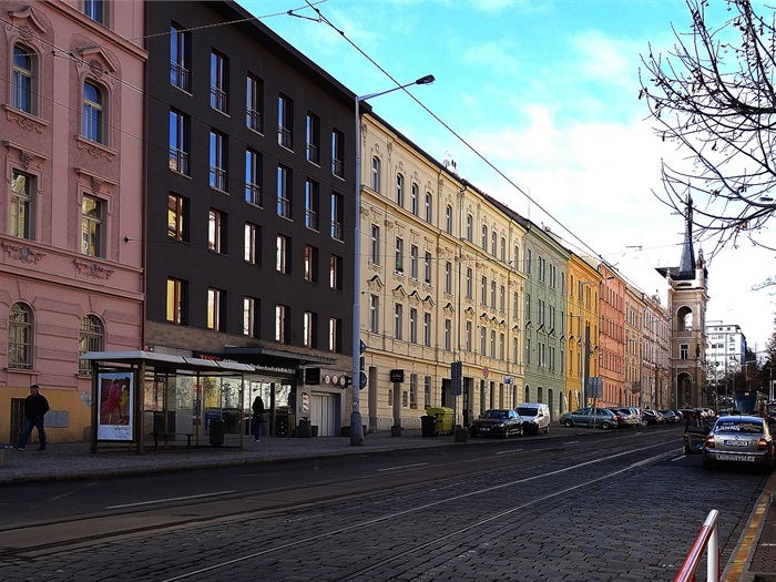 Celkem deset nových bytů postaví městská část Praha 4 v podkroví pěti domů v Táborské ulici. Stavební záměr a soutěž dnes schválili radní městské části. Projekt bude stát podle předpokladů necelých 20 milionů korun.