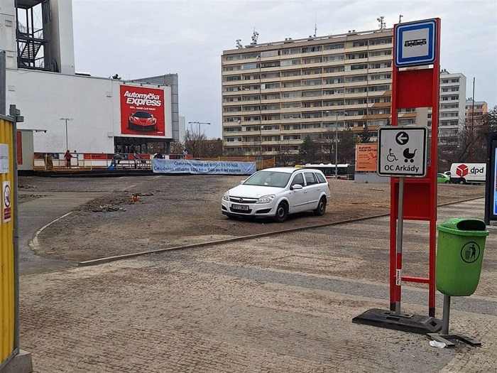 Obyvatelům Prahy 4 a návštěvníkům obchodního centra na Pankráci pomůže nový bezbariérový přístup z ulice Na Pankráci od zastávky tramvají a autobusů Pankrác.